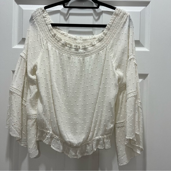 Lulu’s Off Shoulder Blouse - Picture 2 of 4